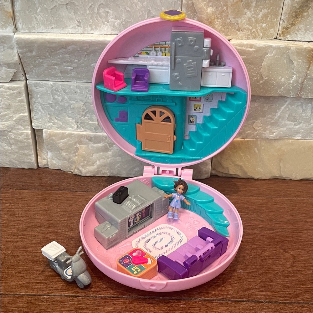 Polly Pocket Donut Pajama Party